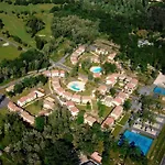 Appart hôtel Vacancéole - Le Domaine du Golf d'Albret 3*