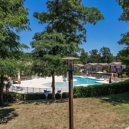 Vacancéole - Le Domaine Du Golf D'albret Appart hôtel 3*