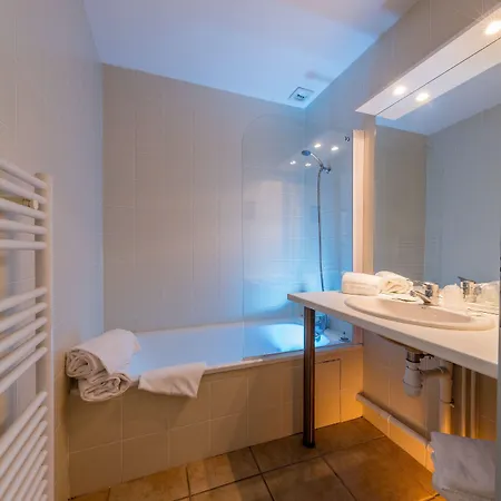 Appart hôtel Vacancéole - Le Domaine Du Golf D'albret 3*