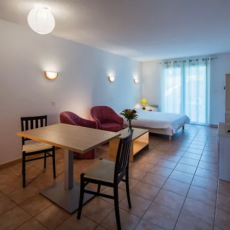Vacancéole - Le Domaine Du Golf D'albret Appart hôtel 3*