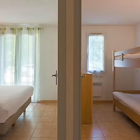 Aparthotel Sowell Le Domaine Du Golf D'albret 3*