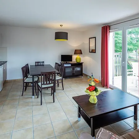 Appart hôtel Vacancéole - Le Domaine Du Golf D'albret Barbaste
