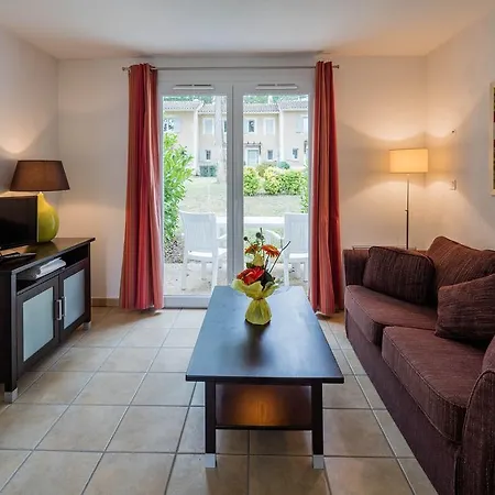 Aparthotel Vacanceole - Le Domaine Du Golf D'albret 3*