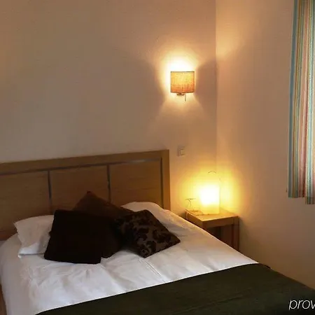 Aparthotel Vacanceole - Le Domaine Du Golf D'albret Barbaste