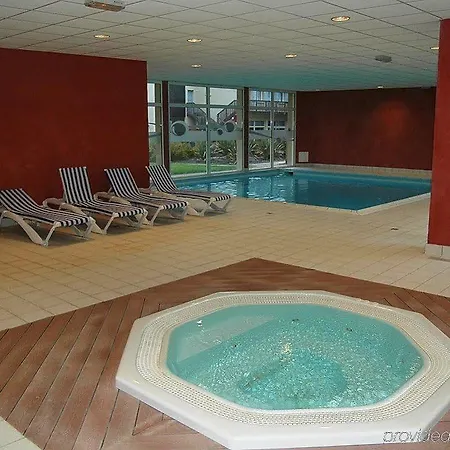 Aparthotel Vacanceole - Le Domaine Du Golf D'albret