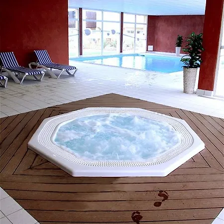Aparthotel Vacanceole - Le Domaine Du Golf D'albret Barbaste